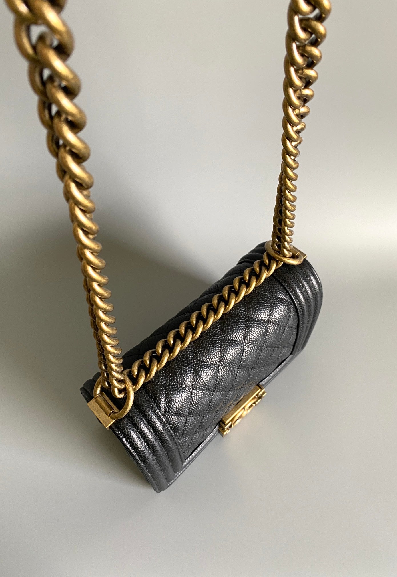 CHANEL SMALL BOY BAG 20 IN BLACK LAMBSKIN GOLD HARDWARE