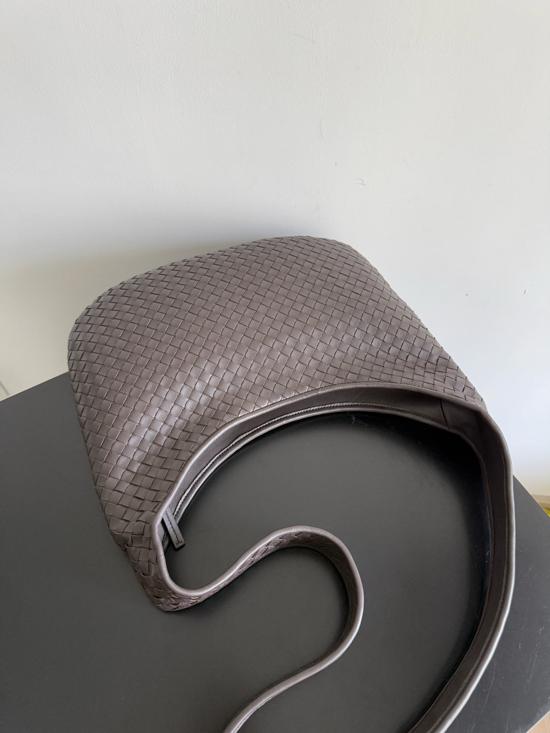 BOTTEGA VENETA 25S LARGE VENETO BAG 38 IN DARK BROWN CALFSKIN SILVER HARDWARE