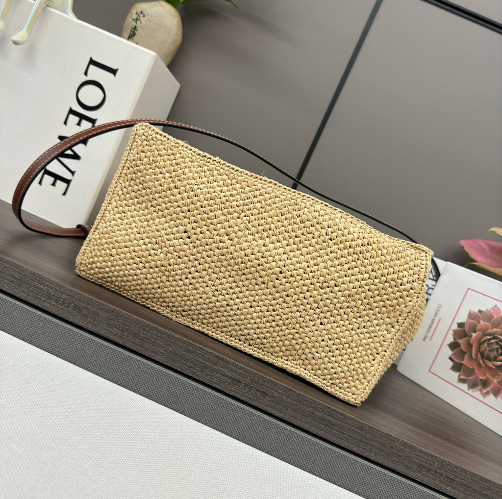 LOEWE 25S WE FONT TOTE BAG 30 IN NATURAL RAFFIA FIBER CALFSKIN SHOULDER STRAP