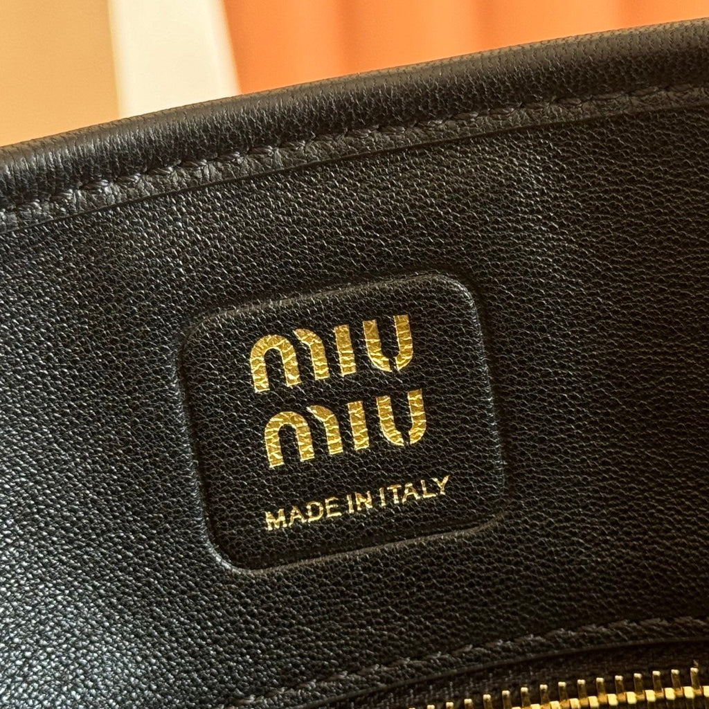 MIUMIU 26S BORSA AVENTURE BAG 30 IN BLACK CALFSKIN GOLD HARDWARE
