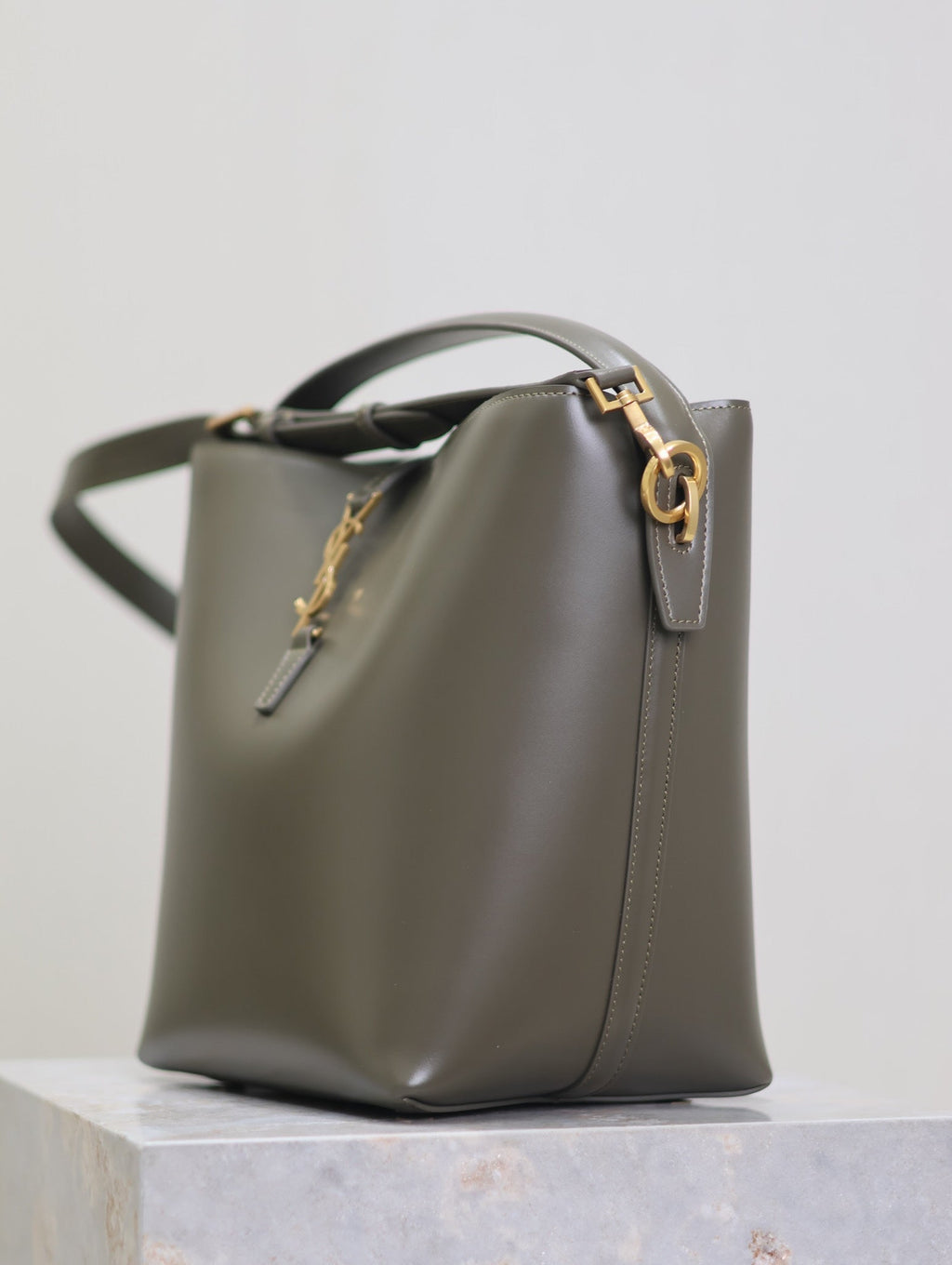 YSL 25S LE 5 À 7 BUCKET 26 IN DARK OLIVE CALFSKIN GOLD HARDWARE